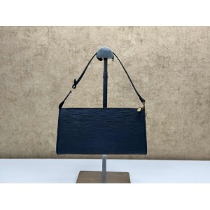 LOUIS VUITTON M52942 EPI LEATHER POCHETTE CLUTCH